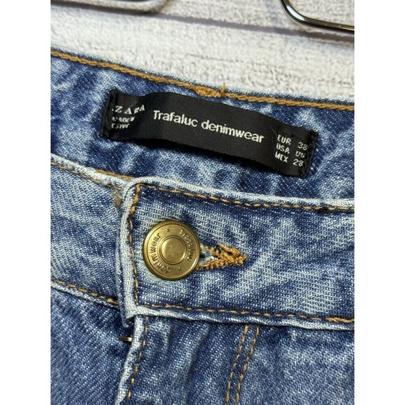 ZARA Trafaluc Women’s Straight Leg Jeans Flower Patches Size US 6 - Picture 8 of 9